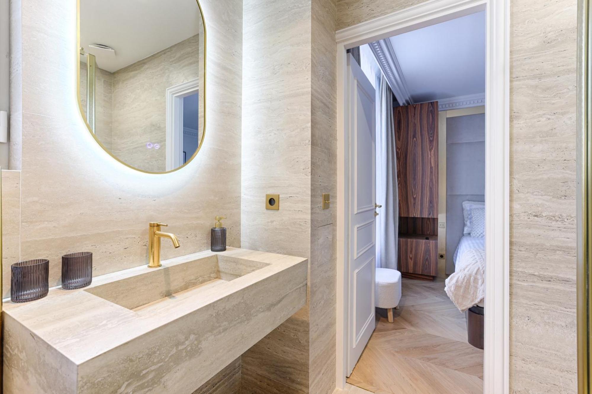 Stunning 2 Bedroom At Montparnasse Paris