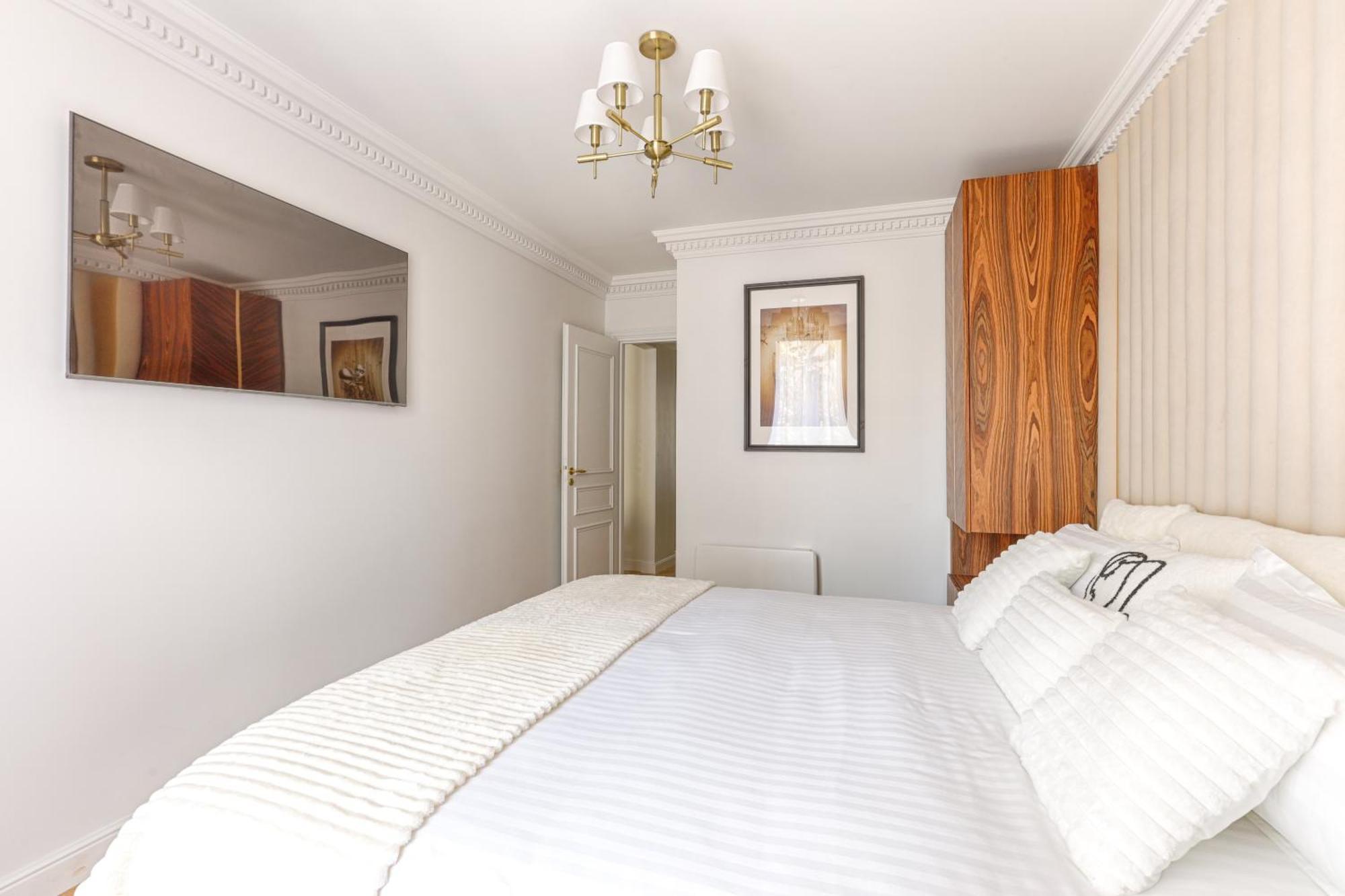 Stunning 2 Bedroom At Montparnasse Apartment *